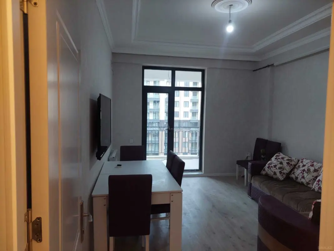 Satılır 2 otaqlı mənzil 67 m²