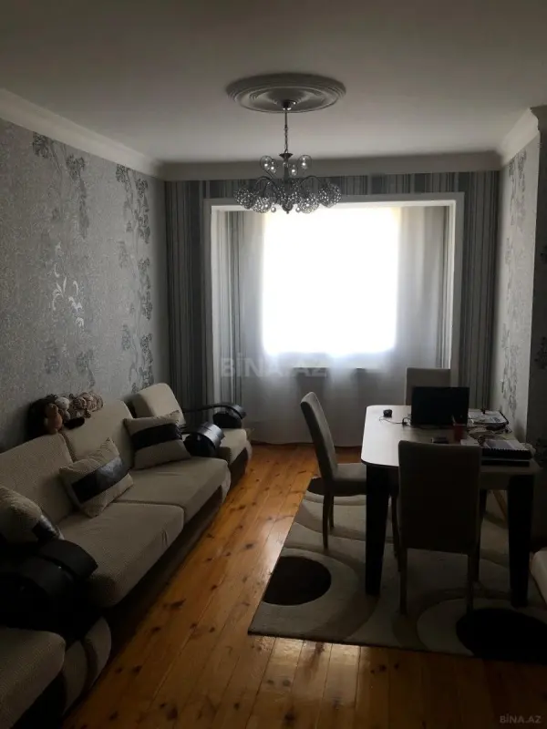 Satılır 4 otaqlı mənzil 75 m²