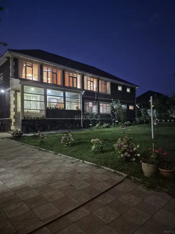 Satılır 6 otaqlı həyət evi 400 m²