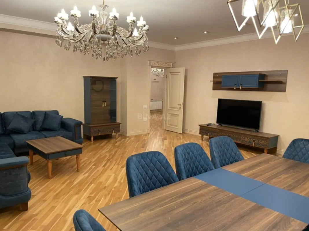 Kirayə verilir 4 otaqlı mənzil 160 m²