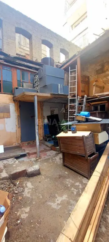 Satılır obyekt 370 m²