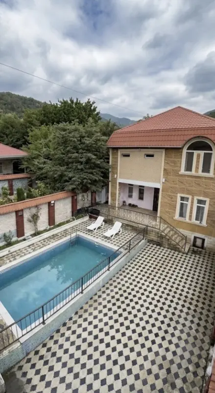 Kirayə verilir 4 otaqlı həyət evi 180 m²