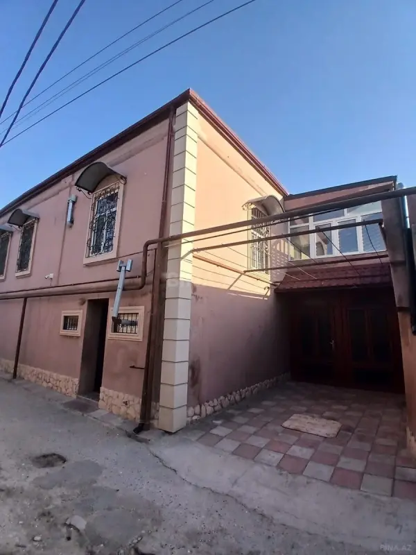 Satılır 7 otaqlı həyət evi 264 m²