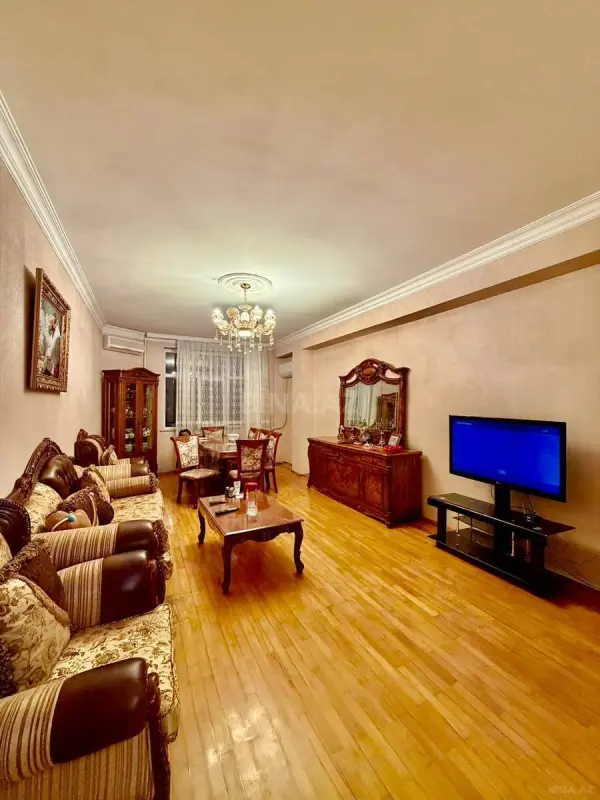 Satılır 3 otaqlı mənzil 120 m²