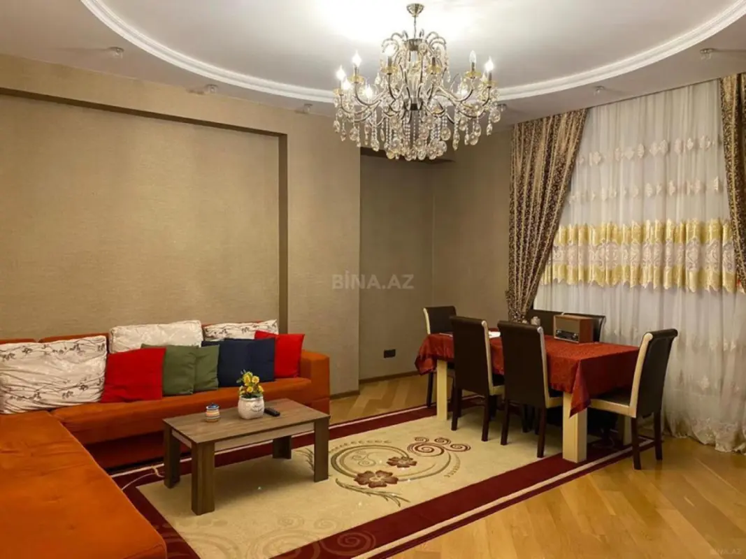 Kirayə verilir 3 otaqlı mənzil 120 m²