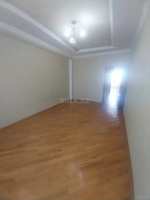 Satılır 4 otaqlı mənzil 165 m²