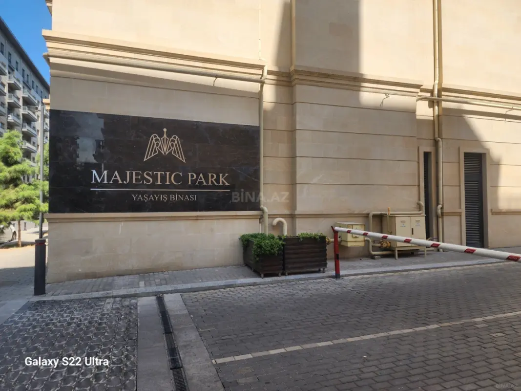 Satılır 4 otaqlı mənzil 178 m²