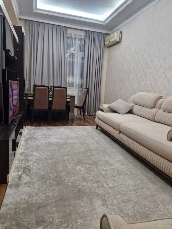 Satılır 2 otaqlı mənzil 70 m²