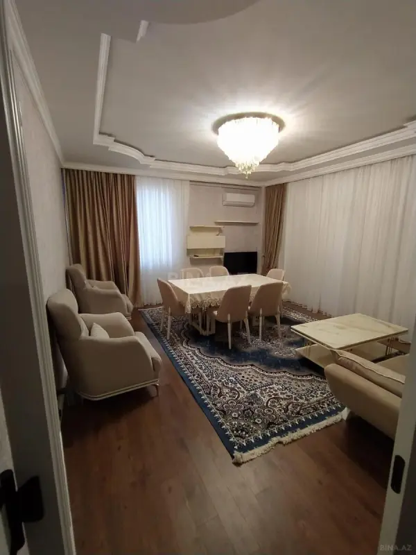 Kirayə verilir 3 otaqlı mənzil 120 m²