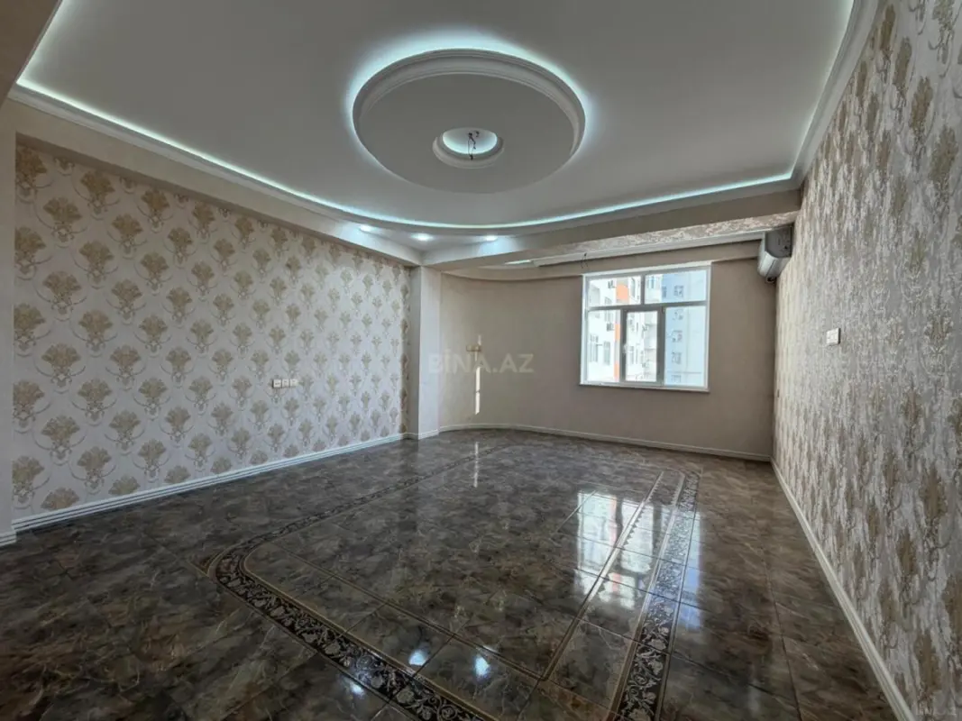 Satılır 4 otaqlı mənzil 140 m²