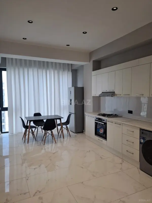 Kirayə verilir 2 otaqlı mənzil 108 m²