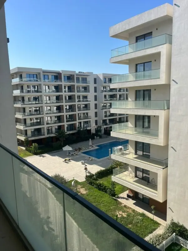 Satılır 3 otaqlı mənzil 160 m²