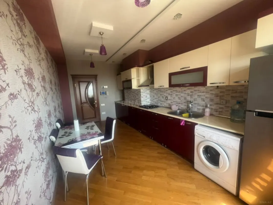 Kirayə verilir 3 otaqlı mənzil 99 m²