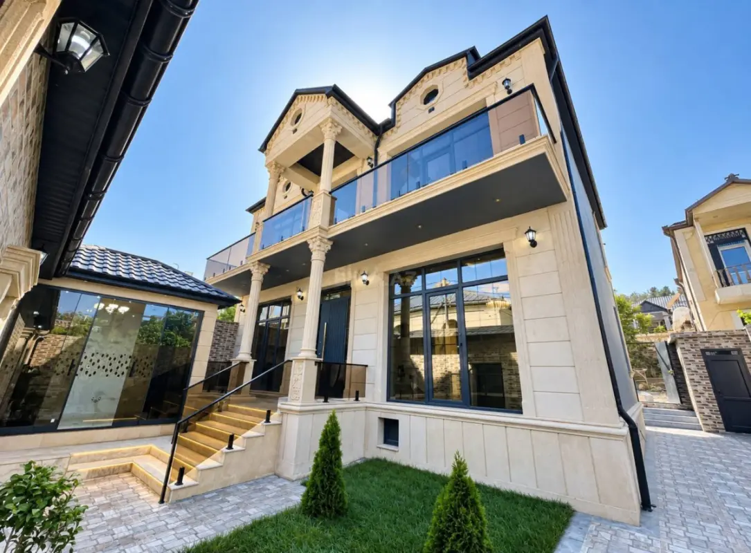 Satılır 5 otaqlı həyət evi 220 m²