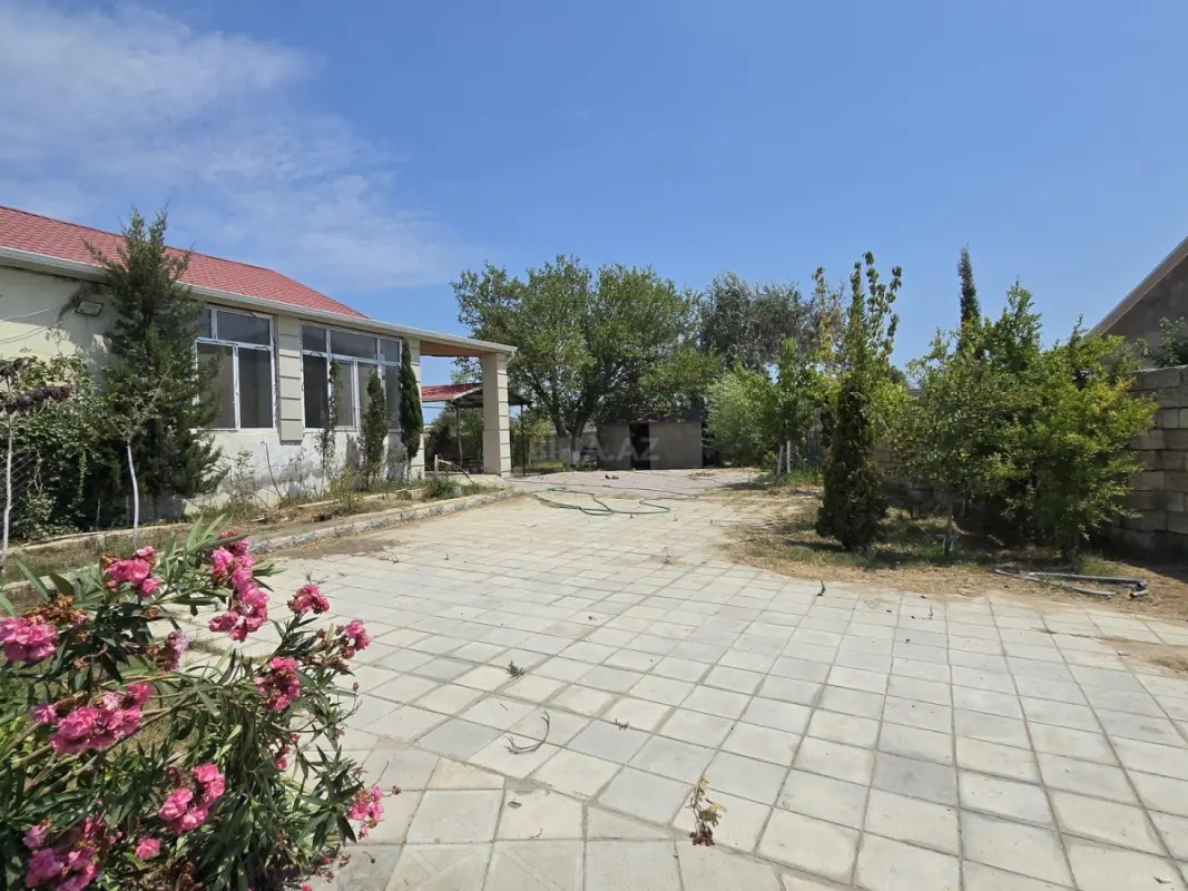 Satılır 5 otaqlı həyət evi 220 m²