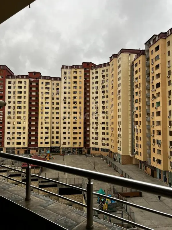 Satılır 3 otaqlı mənzil 126 m²