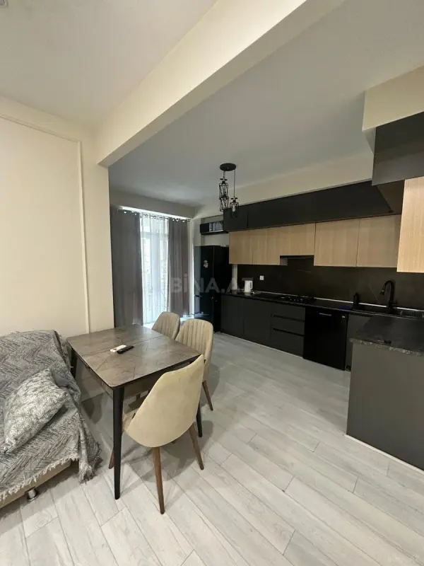 Kirayə verilir 2 otaqlı mənzil 75 m²