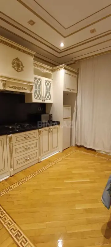 Kirayə verilir 2 otaqlı mənzil 90 m²