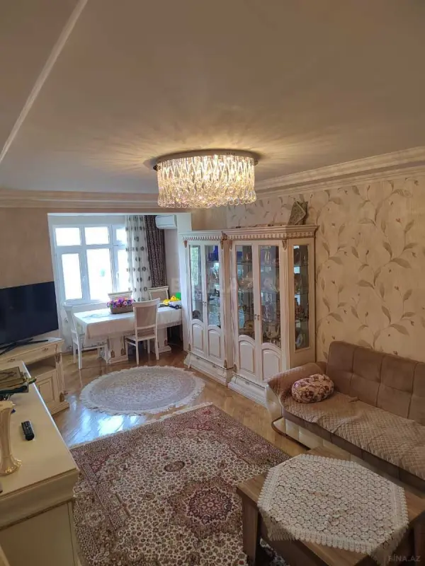 Satılır 4 otaqlı mənzil 100 m²