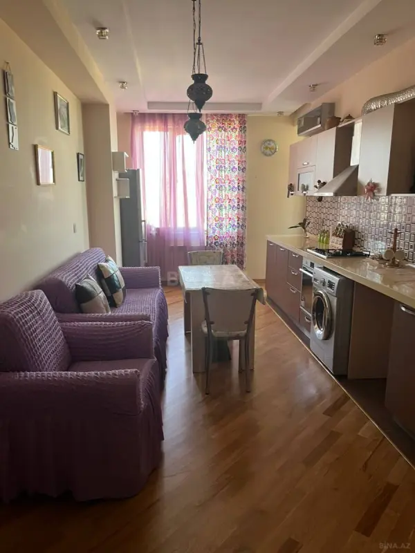 Kirayə verilir 2 otaqlı mənzil 90 m²