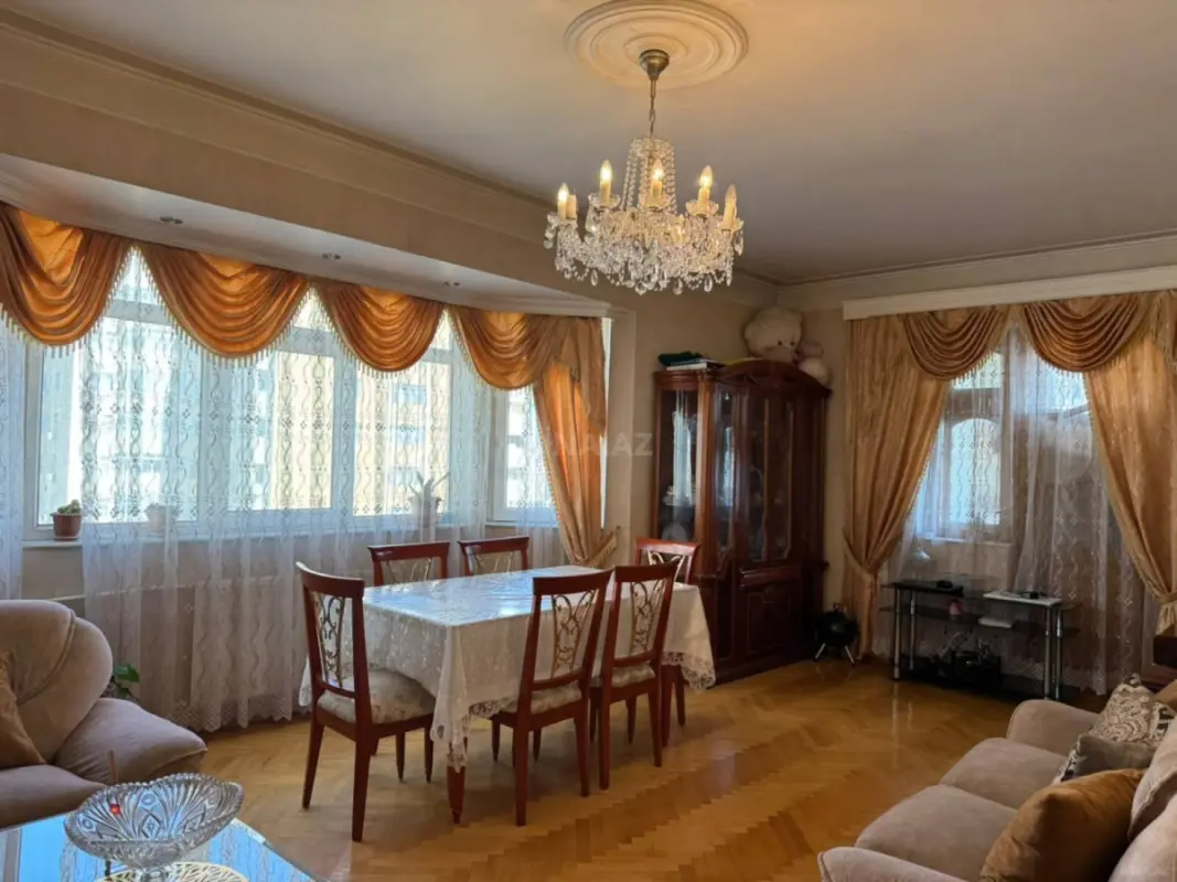 Satılır 3 otaqlı mənzil 95 m²