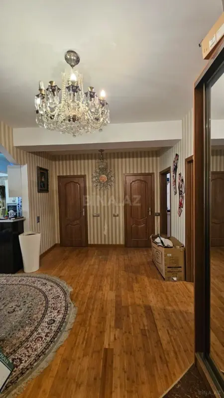 Satılır 3 otaqlı mənzil 120 m²