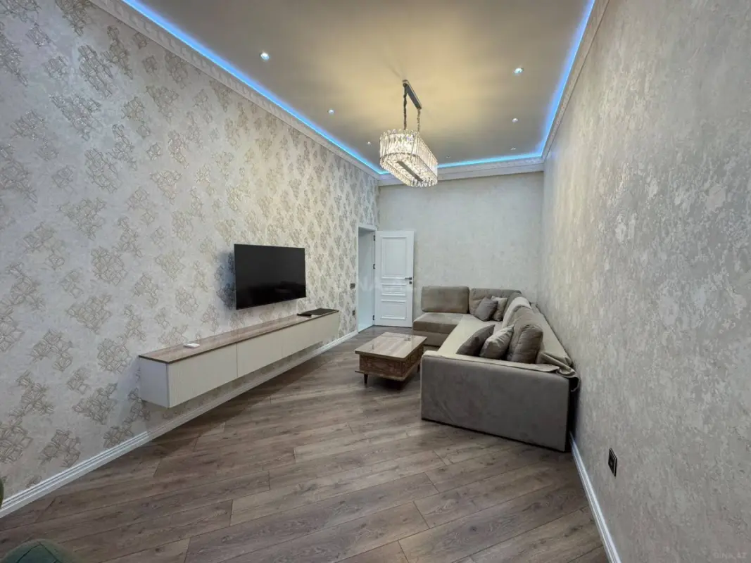 Satılır 3 otaqlı mənzil 98 m²