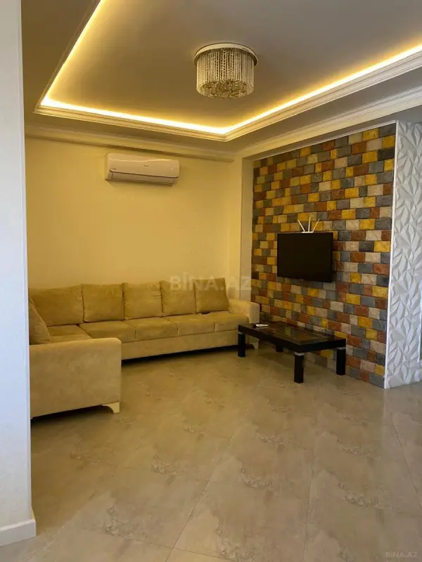 Kirayə verilir 2 otaqlı mənzil 98 m²