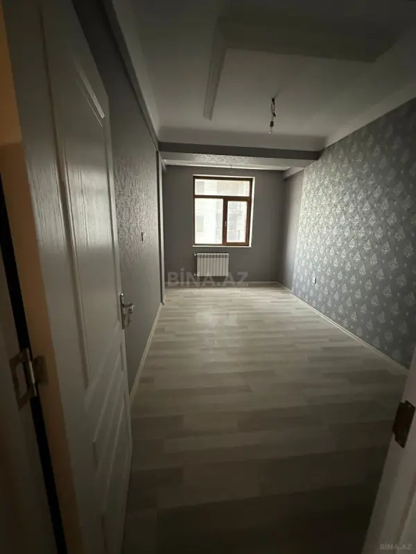 Satılır 3 otaqlı mənzil 121 m²