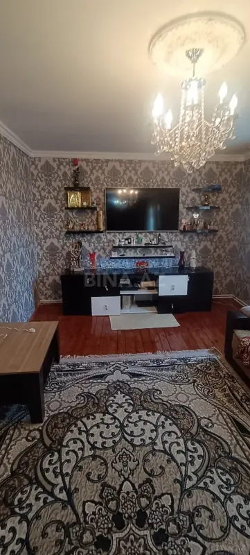Satılır 6 otaqlı həyət evi 200 m²