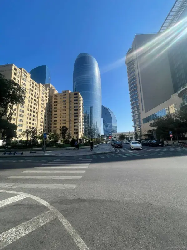 Satılır 3 otaqlı mənzil 170 m²