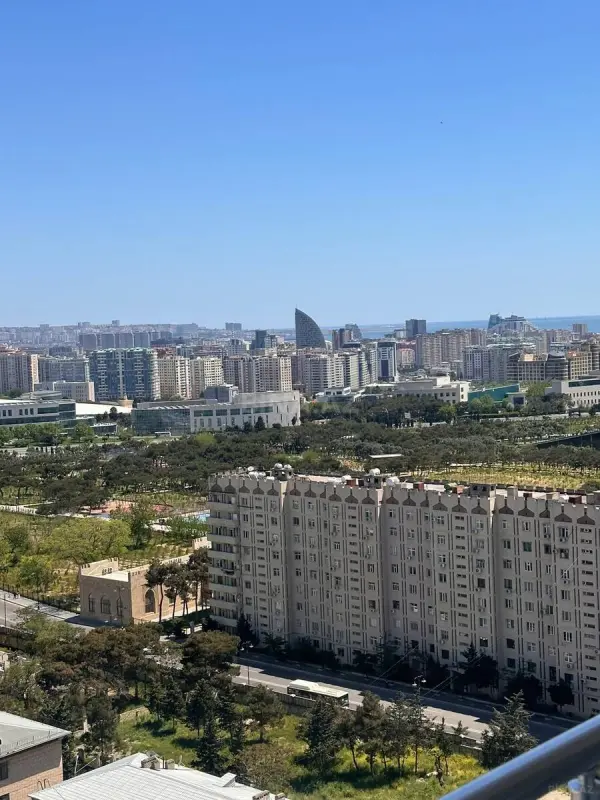 Satılır 3 otaqlı mənzil 150 m²
