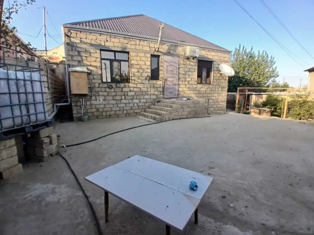 Satılır 3 otaqlı həyət evi 100 m²