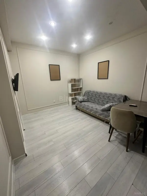 Kirayə verilir 2 otaqlı mənzil 68 m²