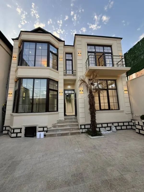 Satılır 5 otaqlı həyət evi 200 m²