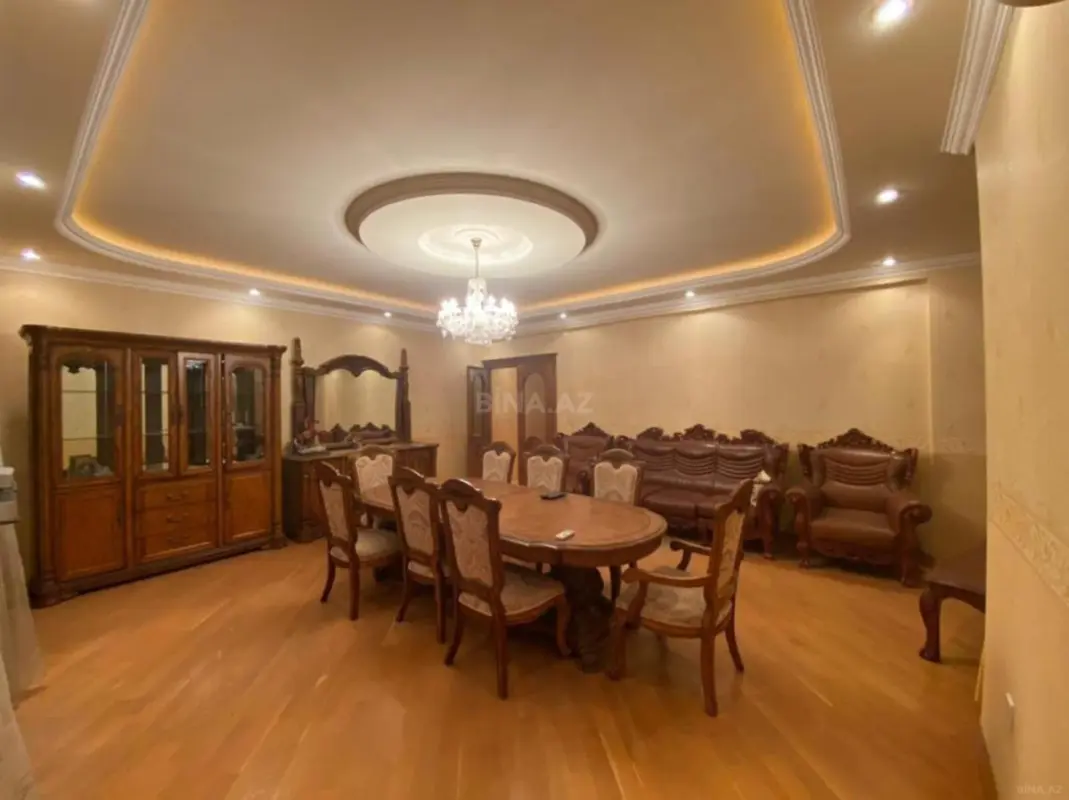 Kirayə verilir 4 otaqlı mənzil 170 m²