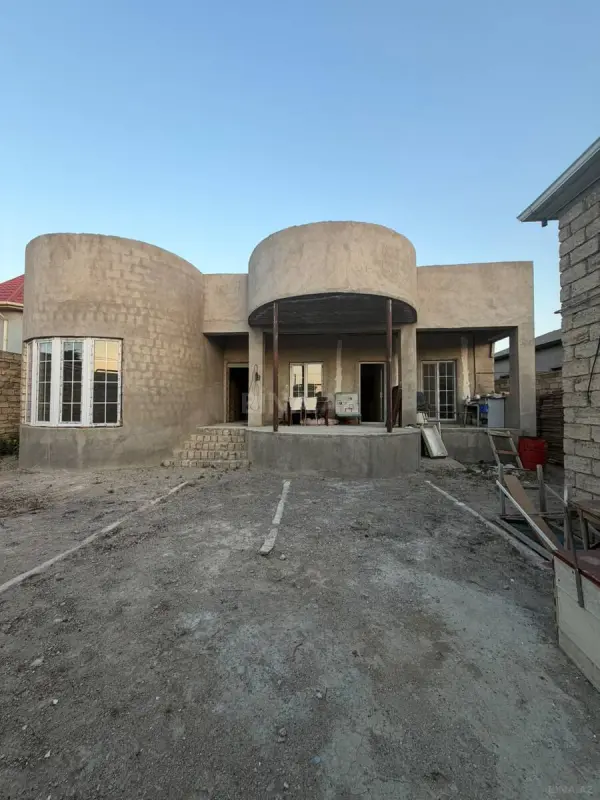 Satılır 5 otaqlı həyət evi 200 m²