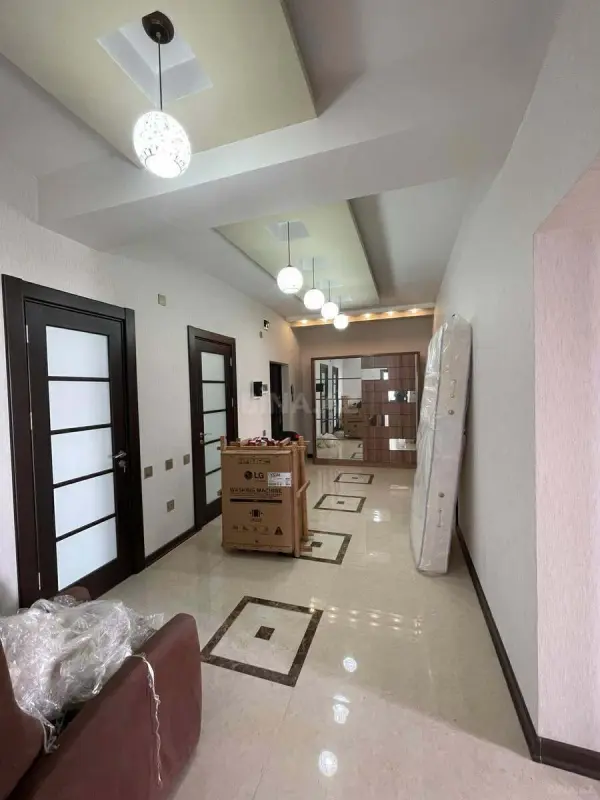 Kirayə verilir 3 otaqlı mənzil 130 m²