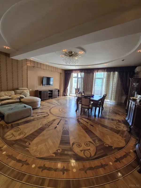 Satılır 3 otaqlı mənzil 165 m²