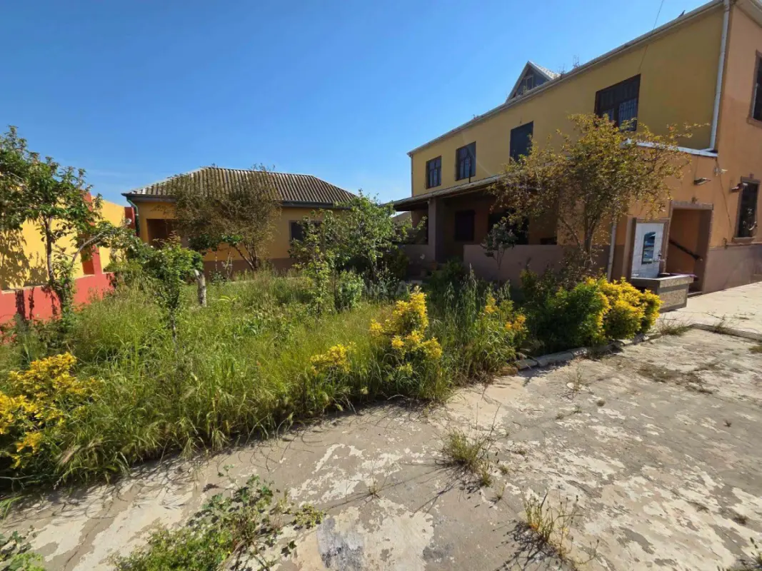 Satılır 7 otaqlı həyət evi 260 m²