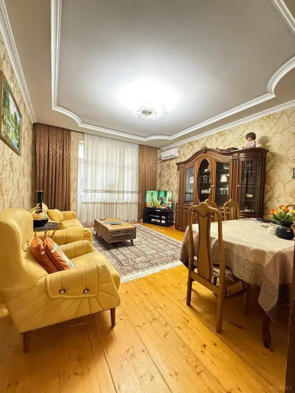 Satılır 2 otaqlı mənzil 72 m²
