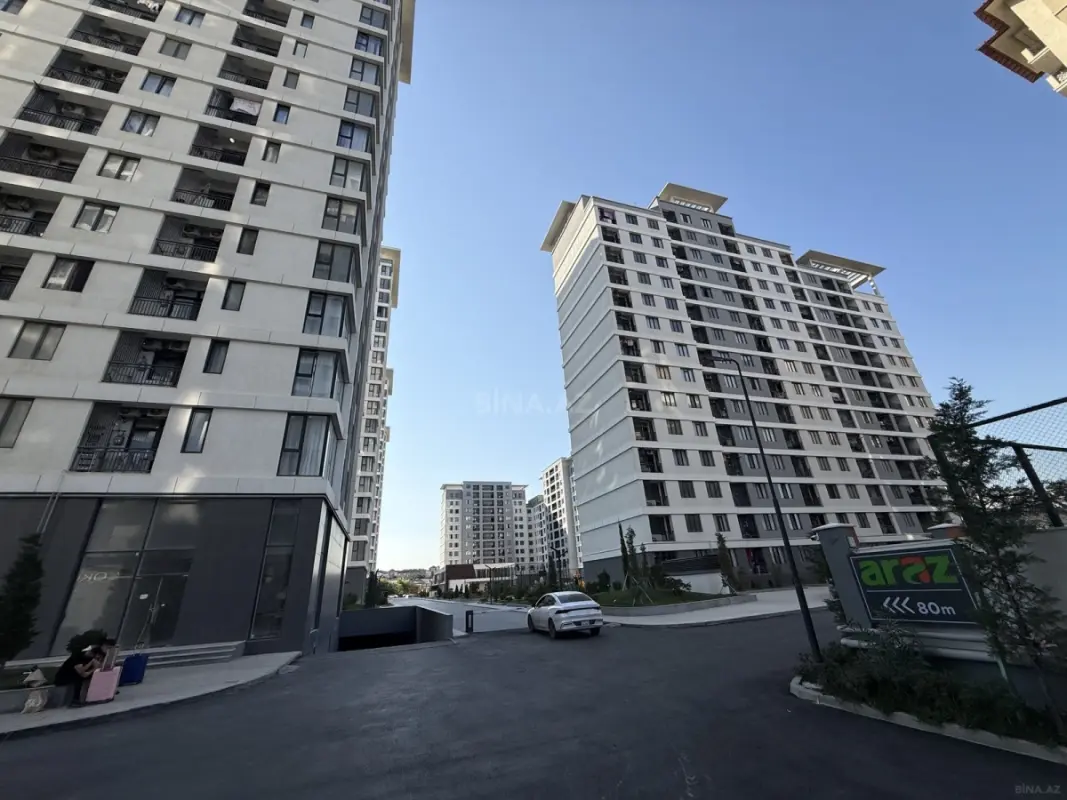 Satılır 3 otaqlı mənzil 109 m²