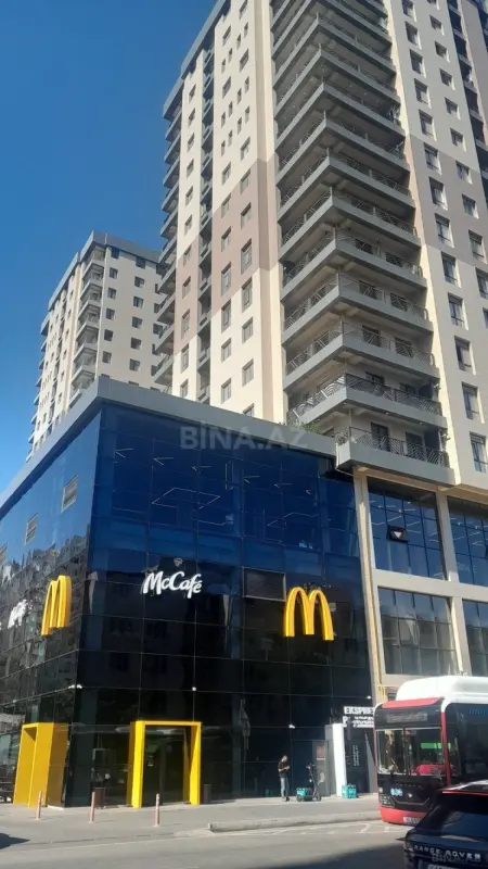 Satılır 3 otaqlı mənzil 156 m²
