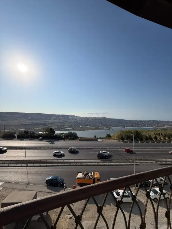 Satılır 3 otaqlı mənzil 130 m²