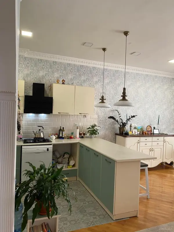 Kirayə verilir 3 otaqlı mənzil 145 m²