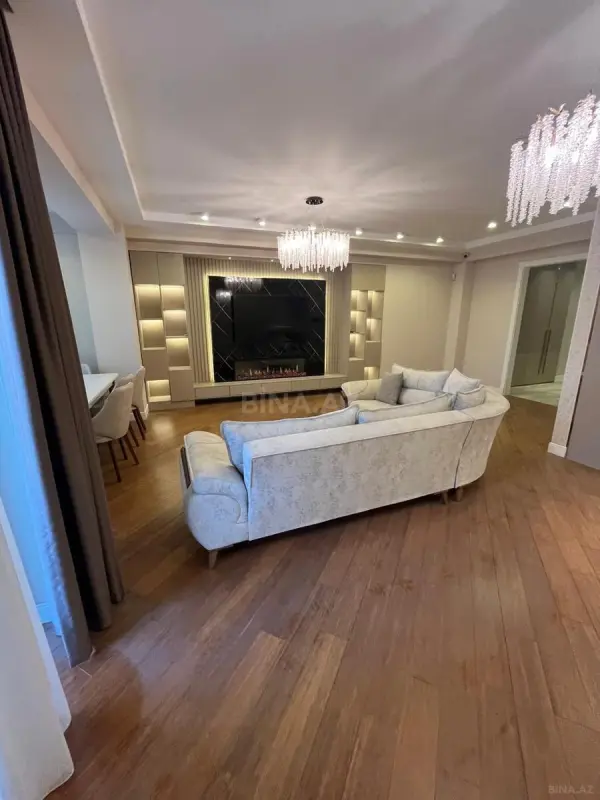 Kirayə verilir 3 otaqlı mənzil 163 m²