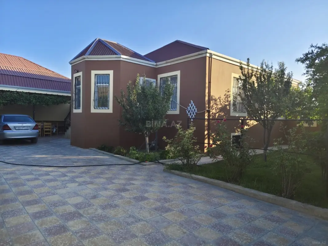 Satılır 4 otaqlı həyət evi 100 m²