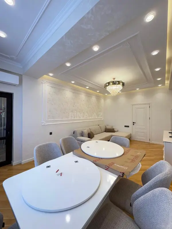 Satılır 2 otaqlı mənzil 94 m²