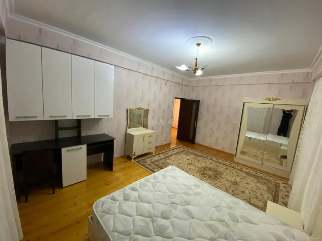 Kirayə verilir 3 otaqlı mənzil 145 m²