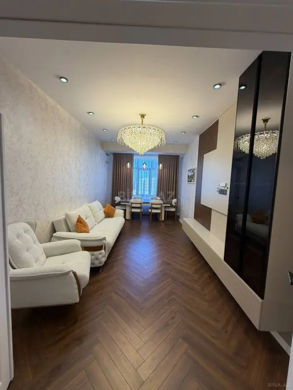 Satılır 3 otaqlı mənzil 139 m²